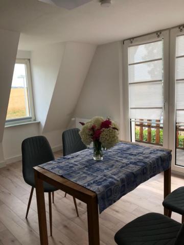 Die Graefin Auf Ruegen - Ferienappartements Parchtitz Exterior foto